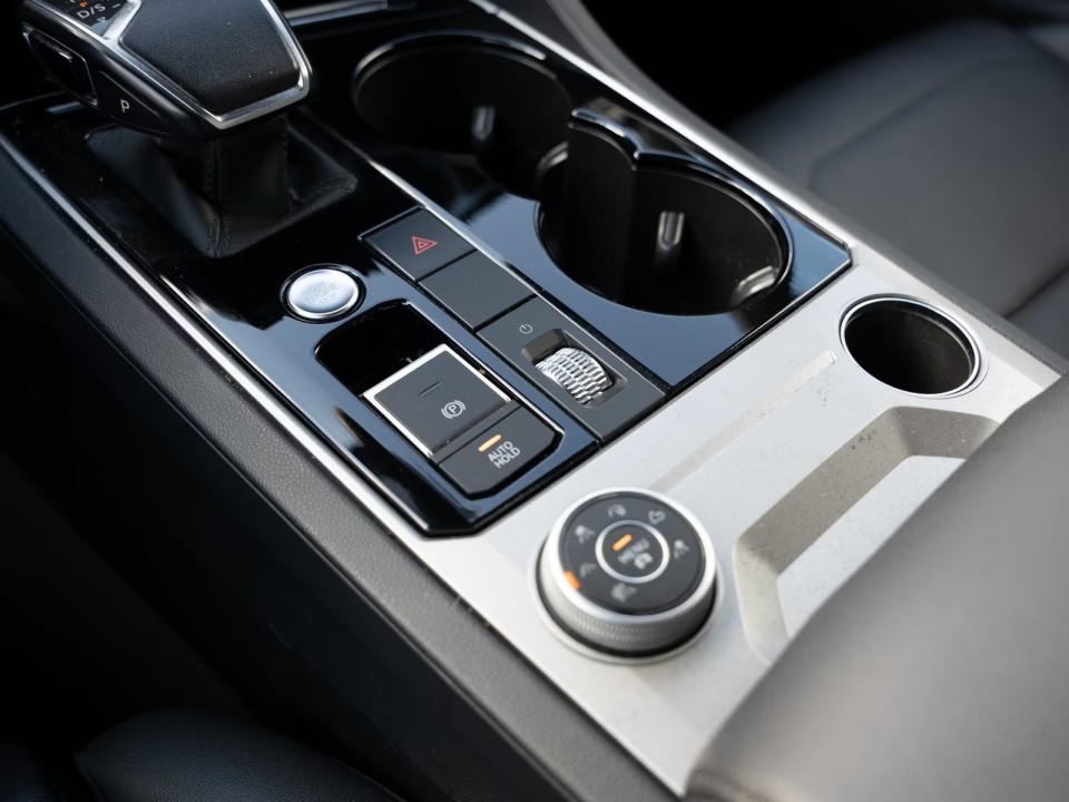 Volkswagen Touareg V6 TDI - foto 8