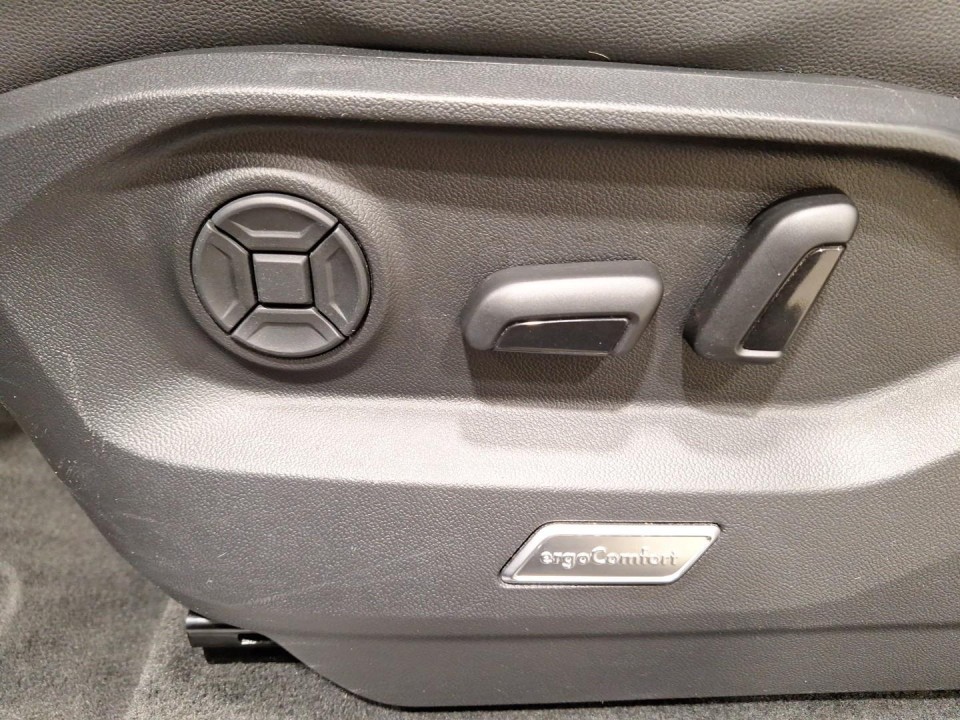 Volkswagen Touareg V6 TDI R-Line - foto 17