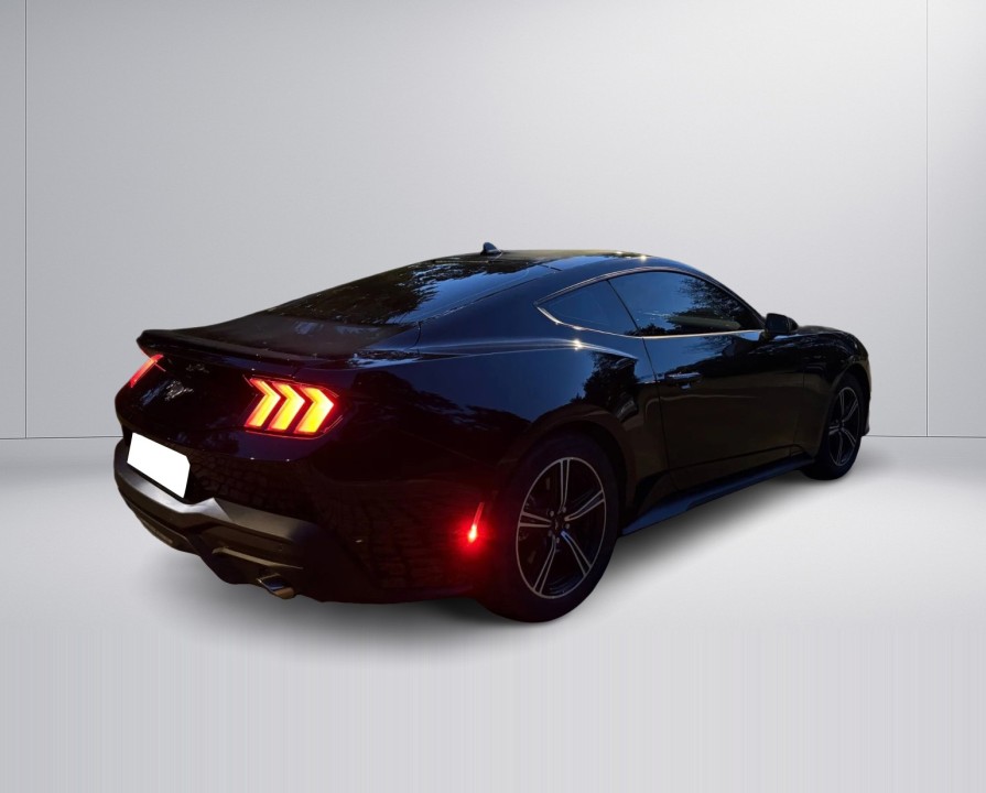 Ford Mustang - foto 6