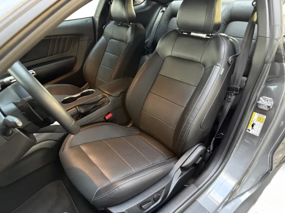 Ford Mustang - foto 17