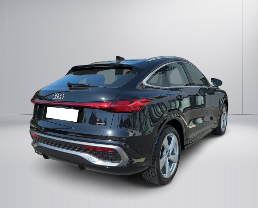 Audi Q5 Sportback 40TDI quattro S tronic (2)