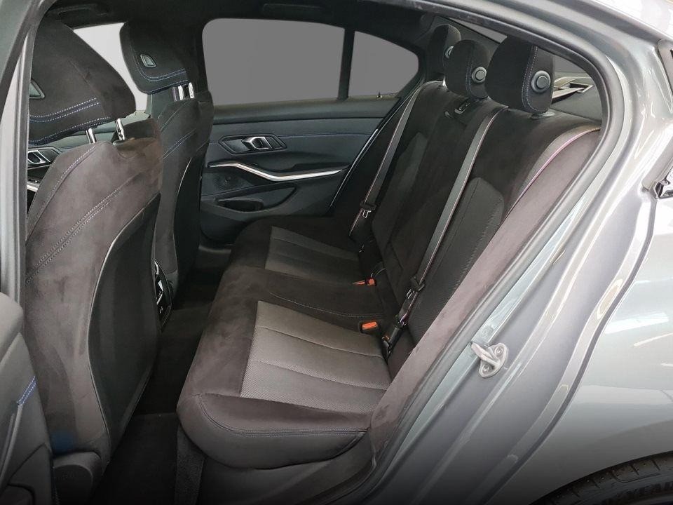 BMW Seria 3 320i xDrive M-Sport - foto 12