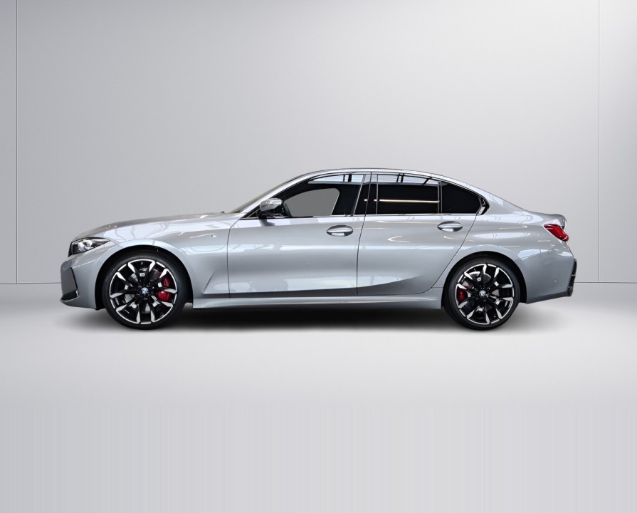 BMW Seria 3 320i xDrive M-Sport (3)