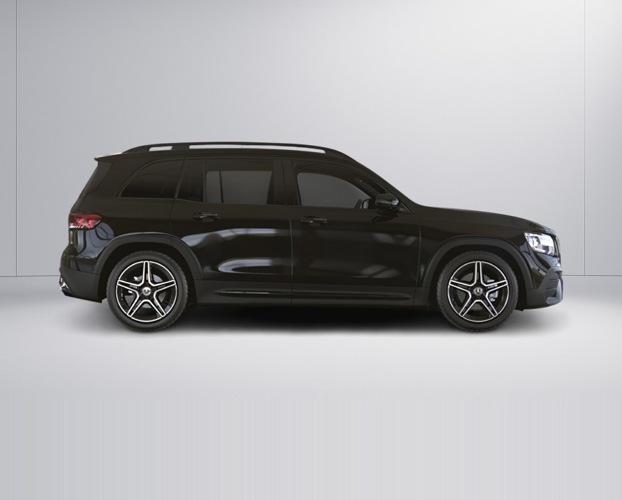 Mercedes-Benz GLB 200 4MATIC AMG (3)