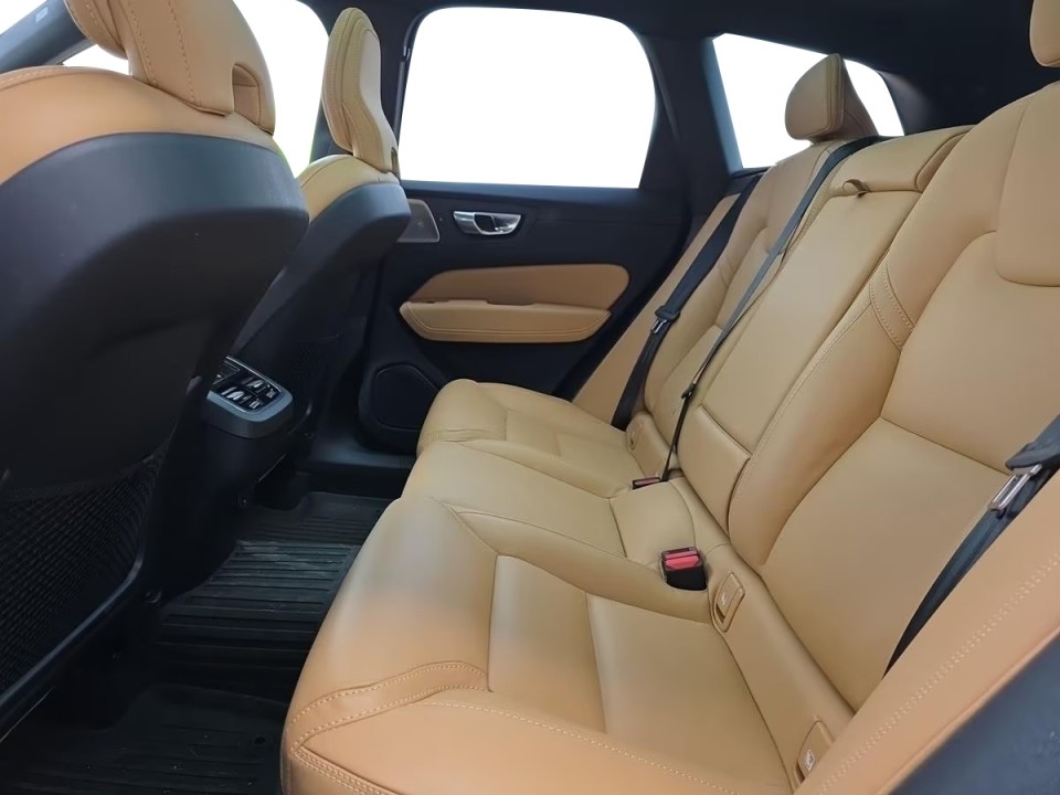 Volvo XC 60 B5 AWD Ultimate - foto 9