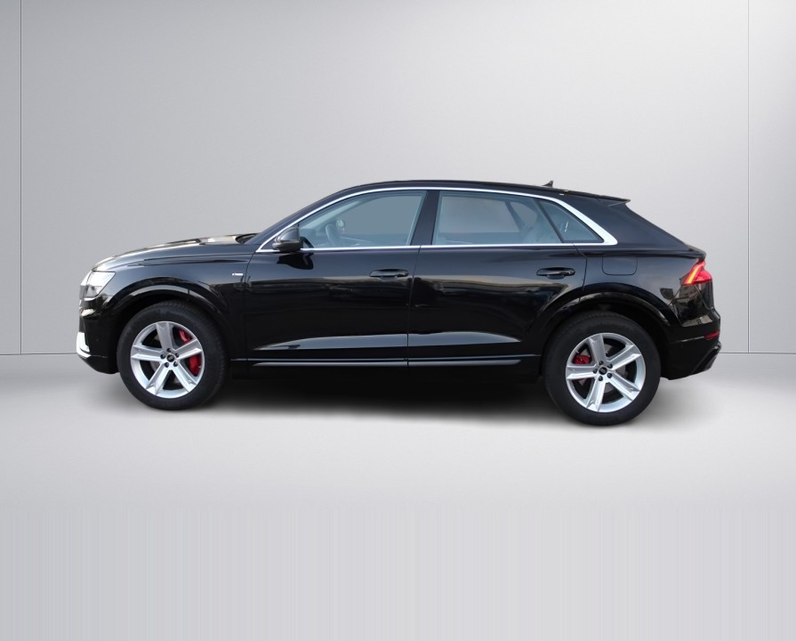 Audi Q8 55 TFSIe Quattro S-Line (4)