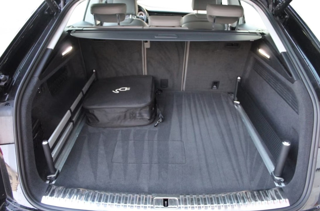 Audi Q8 55 TFSIe Quattro S-Line - foto 23