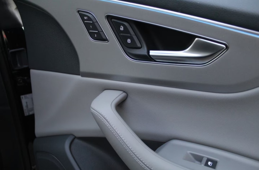 Audi Q8 55 TFSIe Quattro S-Line - foto 19