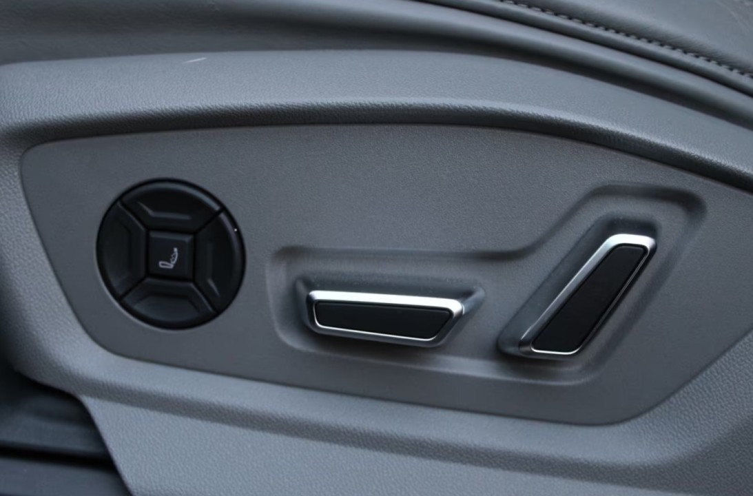 Audi Q8 55 TFSIe Quattro S-Line - foto 21