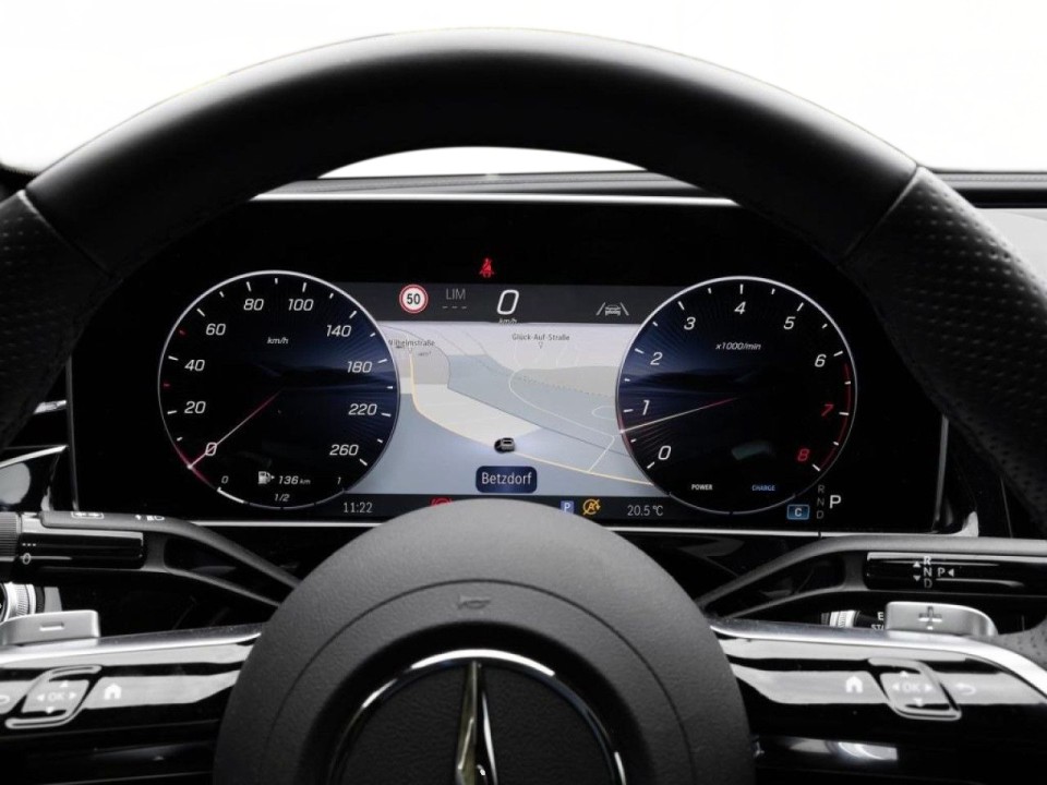 Mercedes-Benz E 200 4MATIC AMG - foto 10