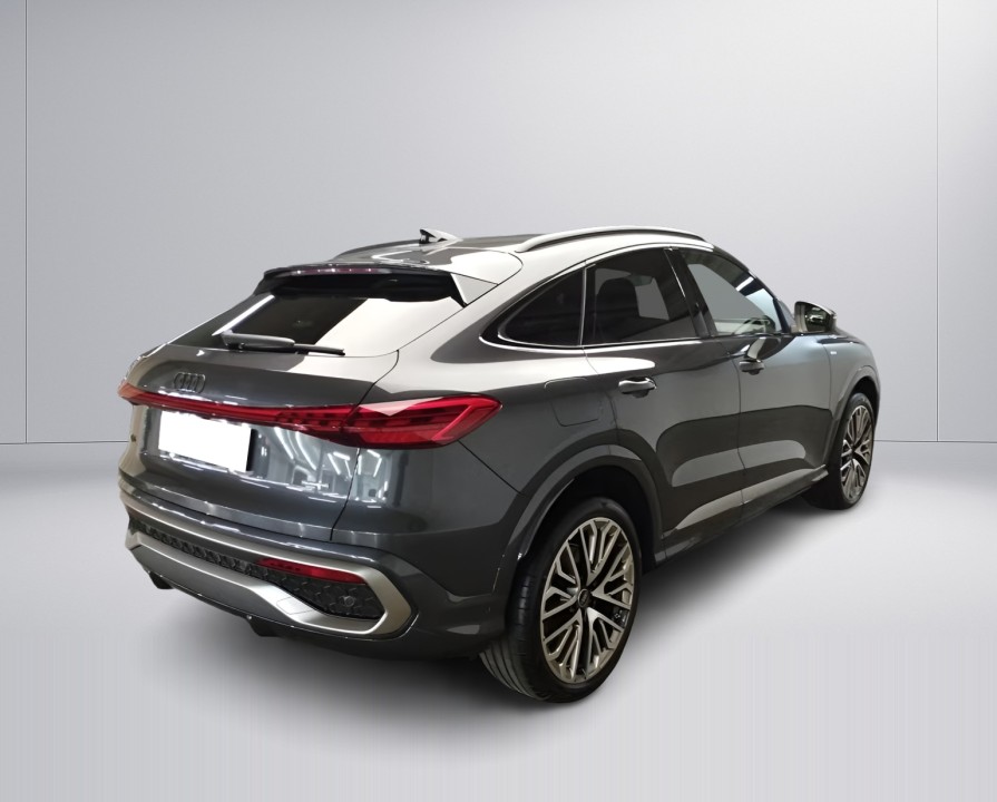 Audi Q5 Sportback 40TDI quattro S tronic (2)