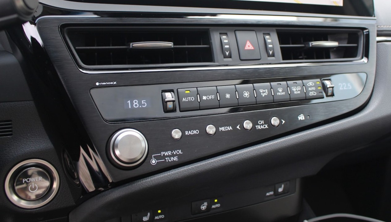 Lexus Seria ES 300h - foto 17