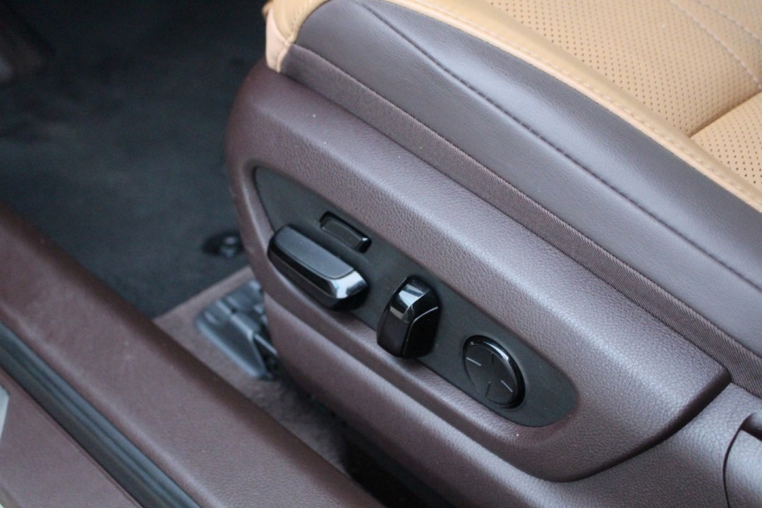 Lexus Seria ES 300h President Line - foto 22