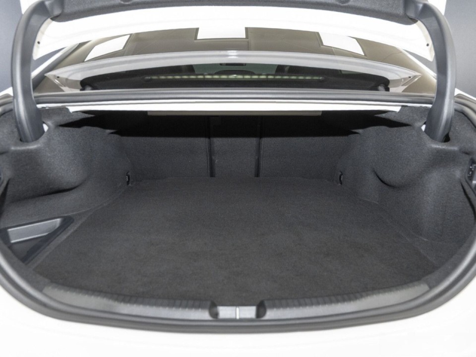 Mercedes-Benz C 300de AMG - foto 14