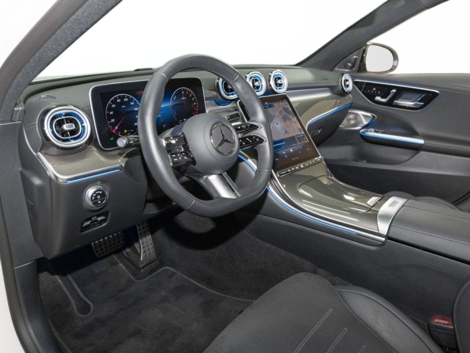 Mercedes-Benz C 300de AMG - foto 11