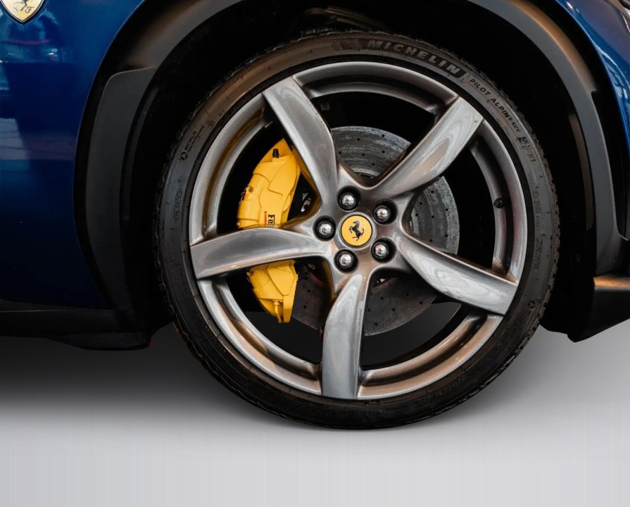 Ferrari Purosangue - foto 13