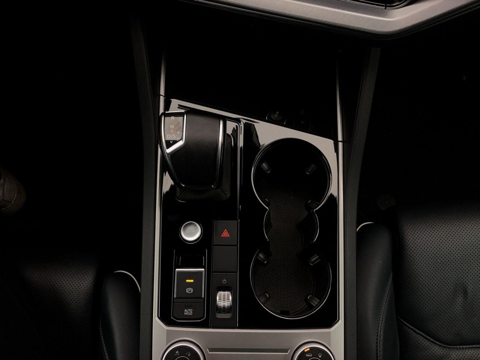 Volkswagen Touareg V6 TDI Elegance - foto 12