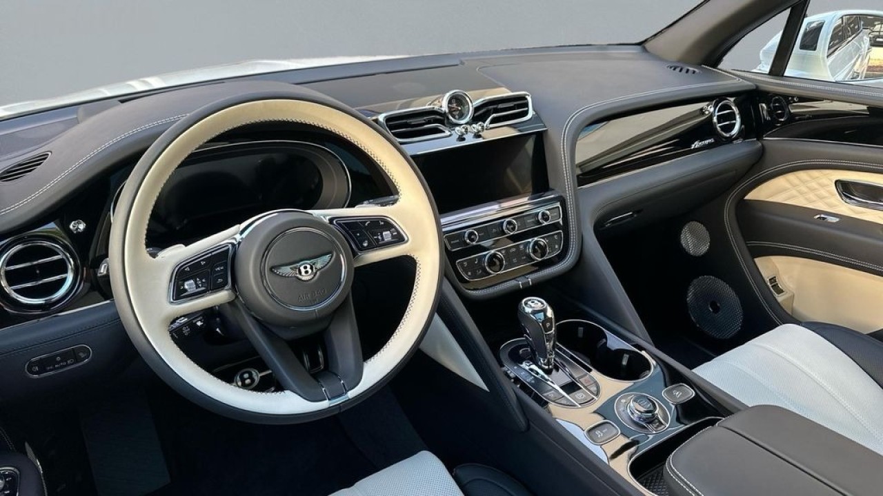 Bentley Bentayga Azure V8 - foto 8
