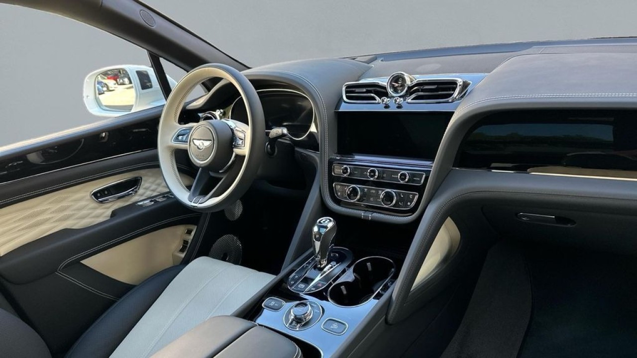 Bentley Bentayga Azure V8 - foto 9