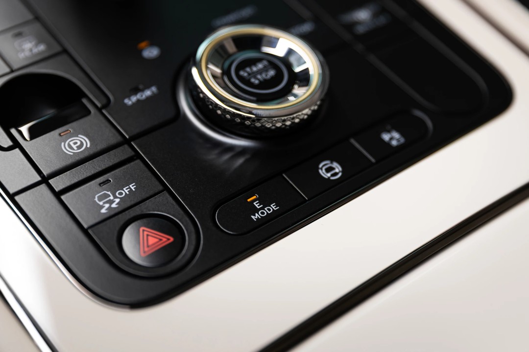 Bentley Continental GT Azure V8 - foto 26