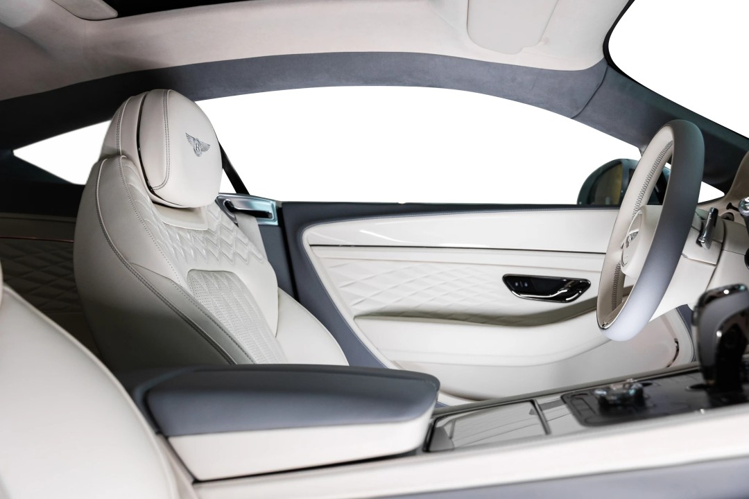 Bentley Continental GT Azure V8 - foto 11