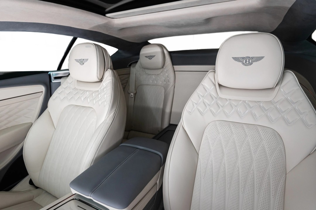 Bentley Continental GT Azure V8 - foto 12
