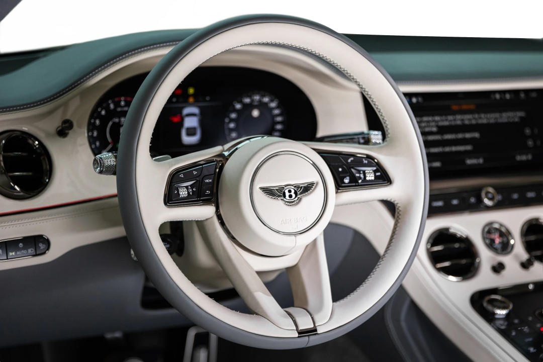 Bentley Continental GT Azure V8 - foto 17