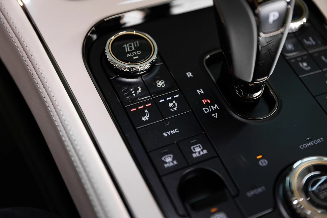 Bentley Continental GT Azure V8 - foto 25