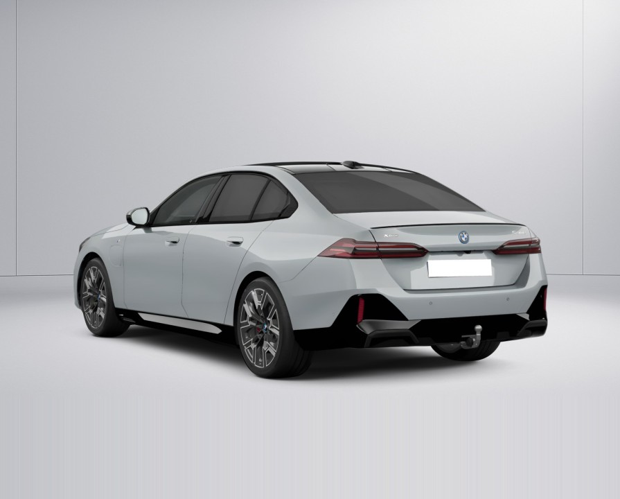 BMW Seria 5 xDrive530e (3)