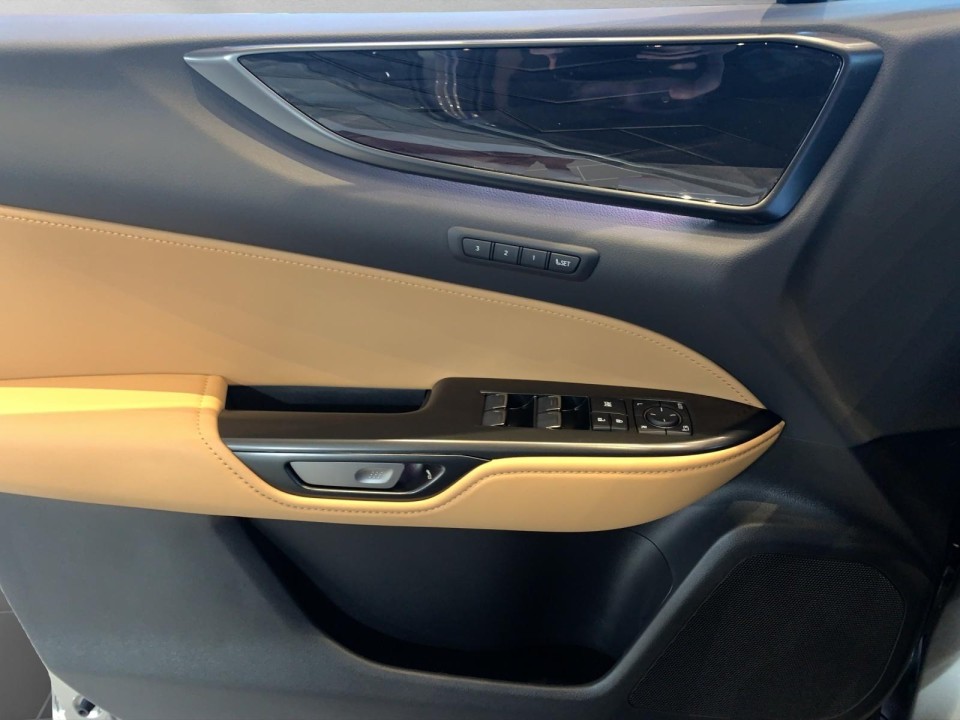 Lexus Seria NX 450h+ - foto 8