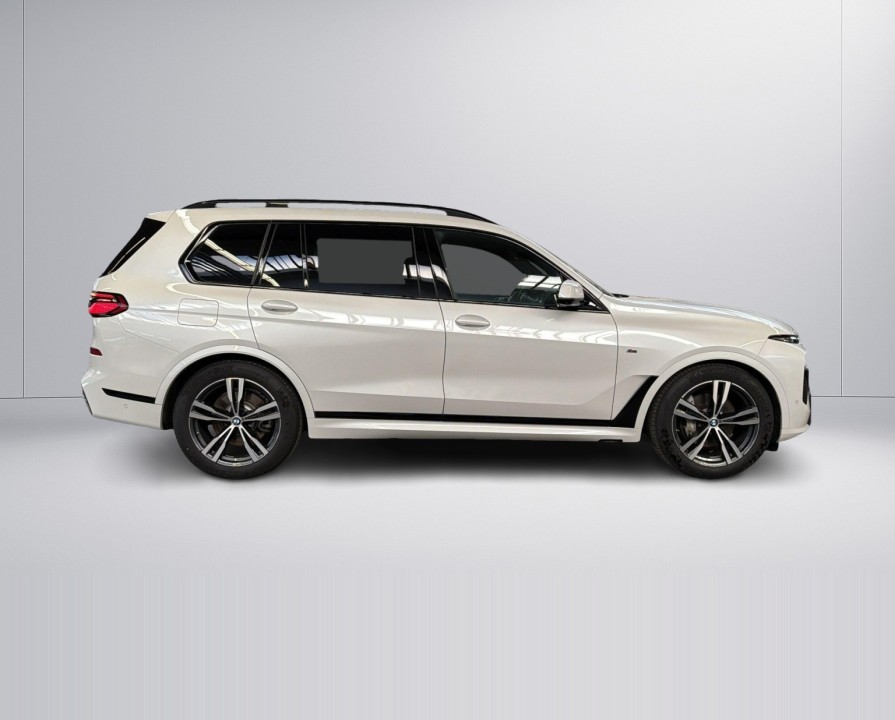 BMW X7 xDrive40d M-Sport (2)