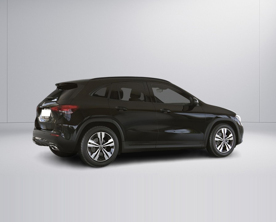 Mercedes-Benz GLA 180 (4)