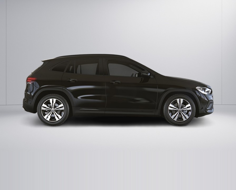 Mercedes-Benz GLA 180 (3)