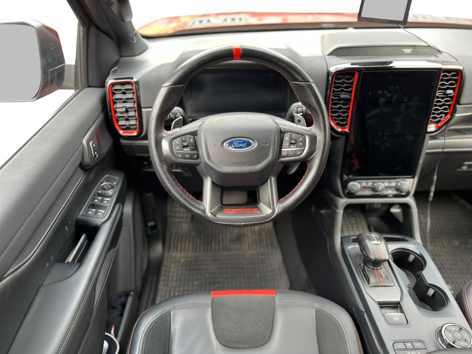 Ford Raptor - foto 7