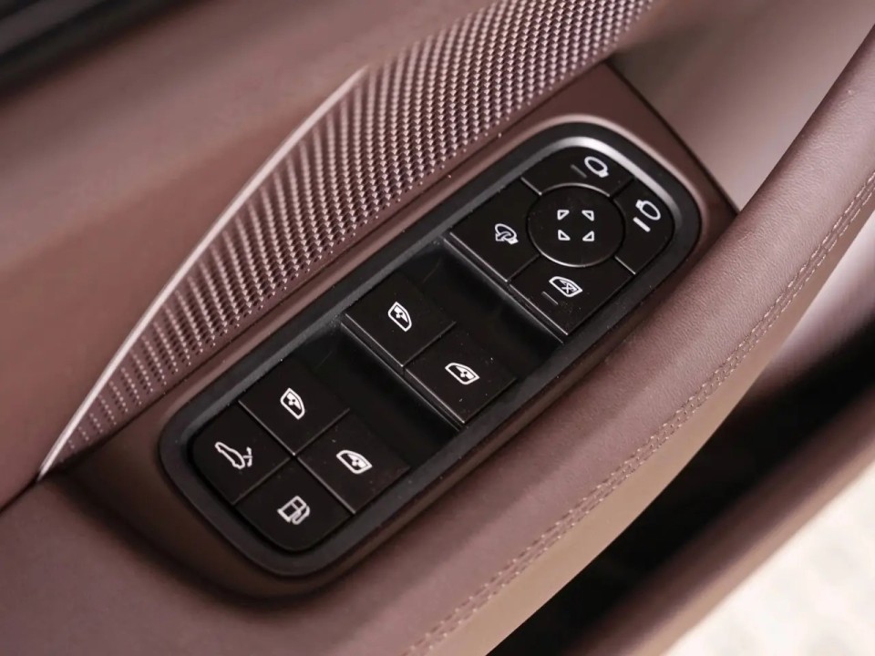 Porsche Panamera 4S E-Hybrid - foto 31