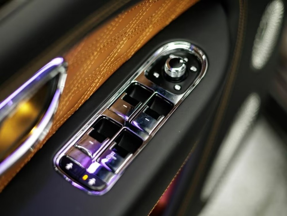 Bentley Bentayga - foto 25