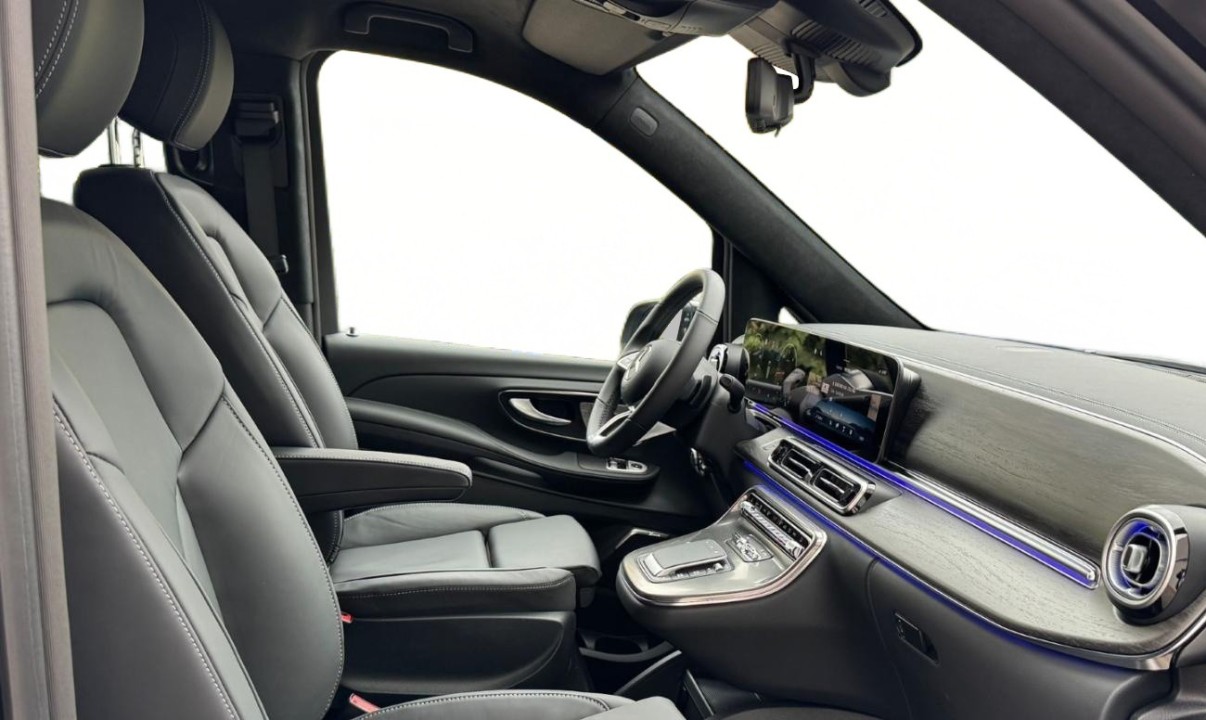 Mercedes-Benz V 300d 4MATIC AMG - foto 13