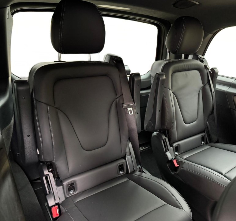 Mercedes-Benz V 300d 4MATIC AMG - foto 12