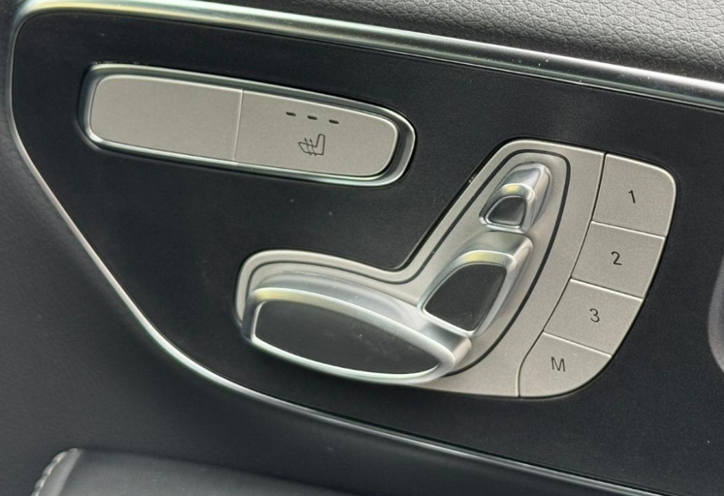 Mercedes-Benz V 300d 4MATIC AMG - foto 21