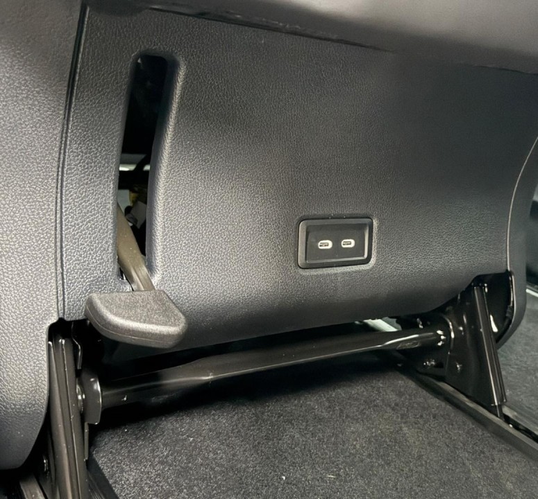 Mercedes-Benz V 300d 4MATIC AMG - foto 25