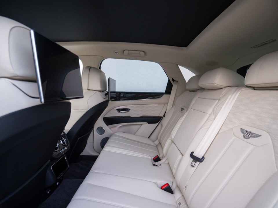 Bentley Bentayga Speed - foto 11