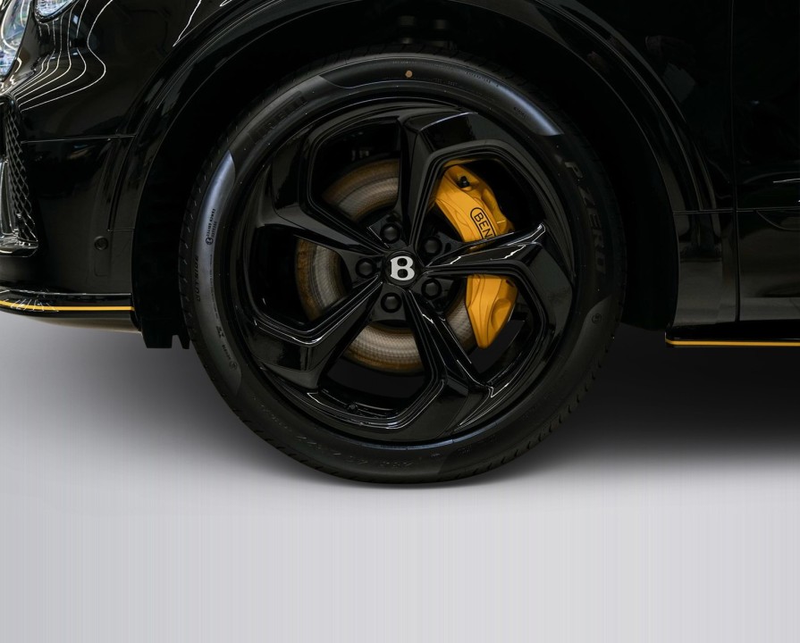 Bentley Bentayga Black Edition Hybrid - foto 24