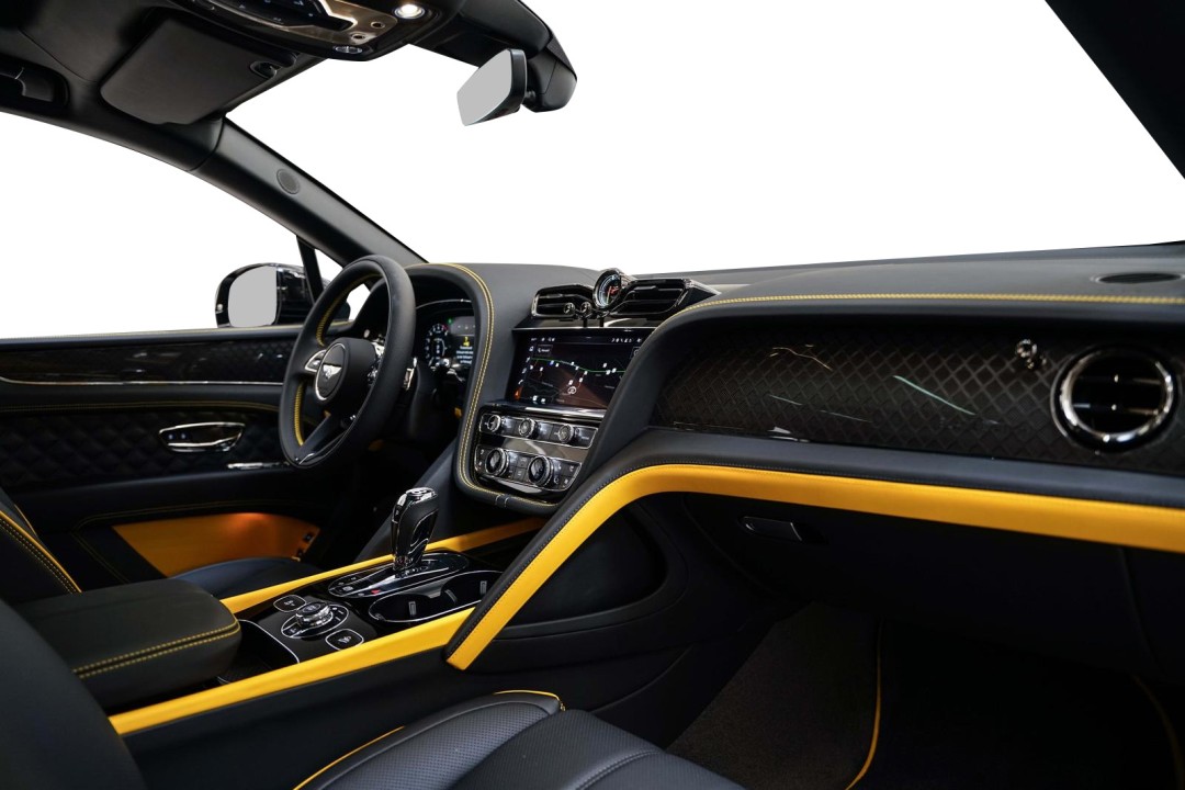 Bentley Bentayga Black Edition Hybrid - foto 12