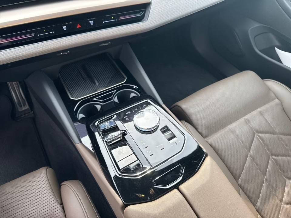 BMW Seria 5 530e M-Sport - foto 10