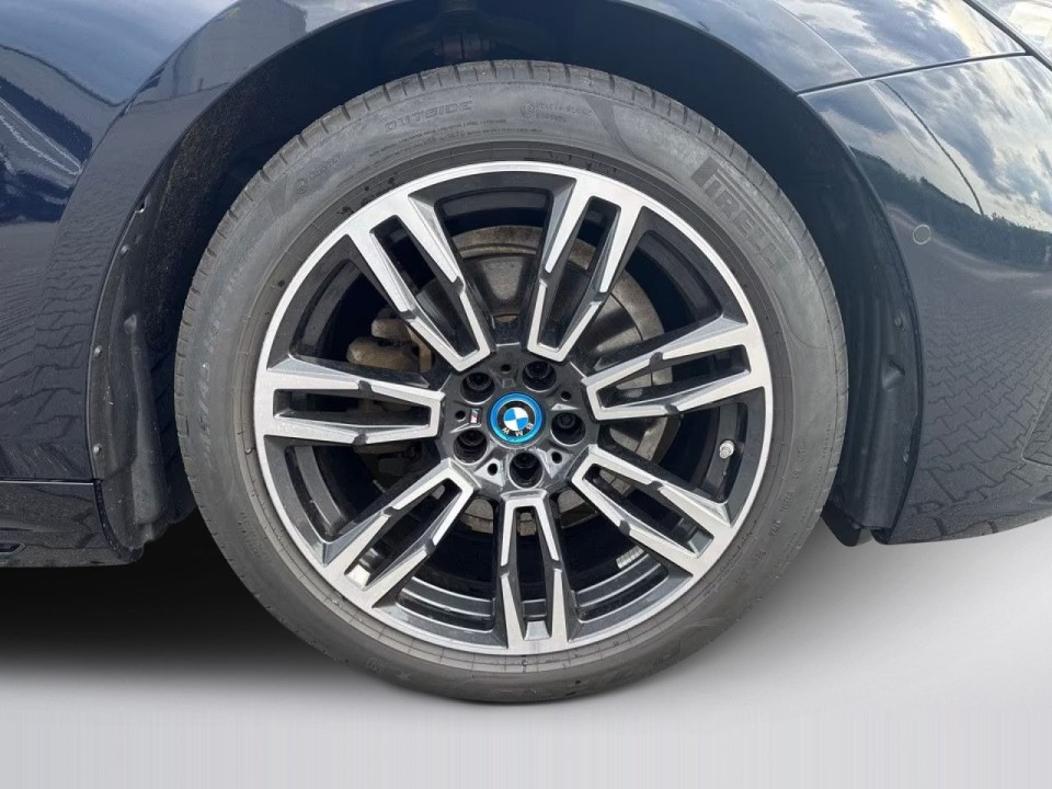 BMW Seria 5 530e M-Sport - foto 15