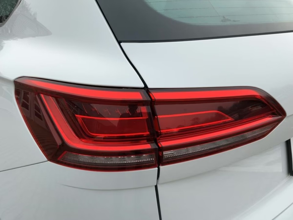 Volkswagen Touareg 3.0 TDI 4Motion R-LINE - foto 18