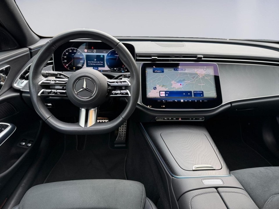 Mercedes-Benz E 300e AMG (5)