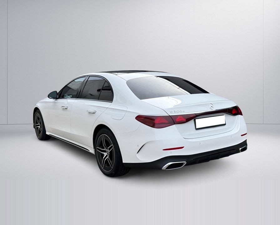 Mercedes-Benz E 300e AMG (3)