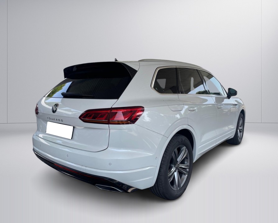 Volkswagen Touareg 4Motion R-Line (2)
