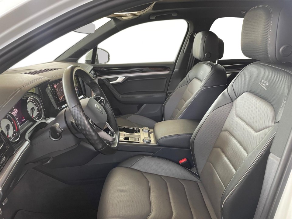 Volkswagen Touareg 4Motion R-Line (5)